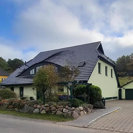 Apartment Ferienwohnung Flieder - Ruhig Und Tierfreundlich Middelhagen