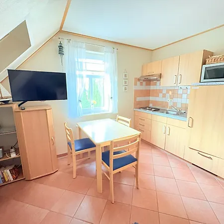 Apartment Ferienwohnung Flieder - Ruhig Und Tierfreundlich Middelhagen